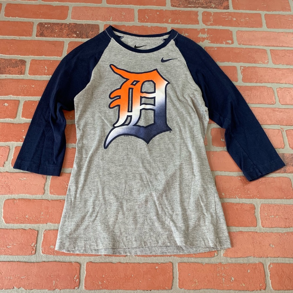 Nike Slim Fit Detroit Tigers Baseball Tee Shirt